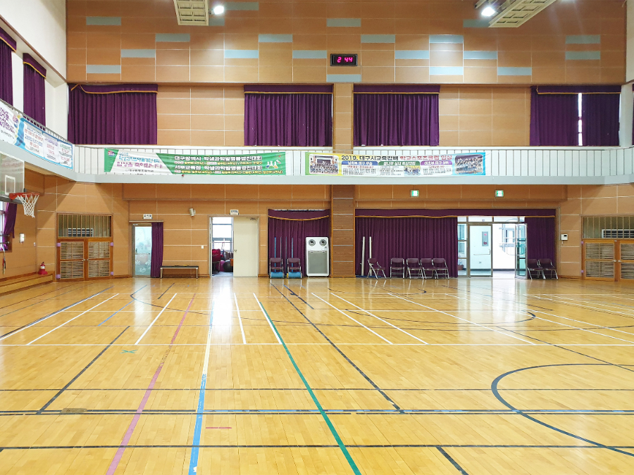 Ecover Large Capacity Air Purifier Q Series installed in gymnasium