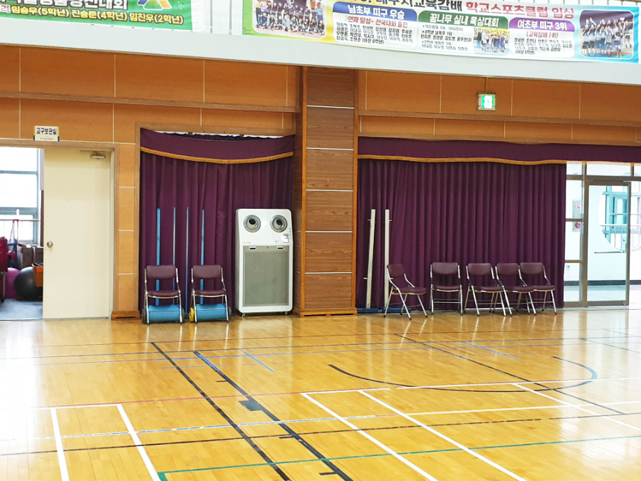 Ecover Large Capacity Air Purifier Q Series installed in gymnasium